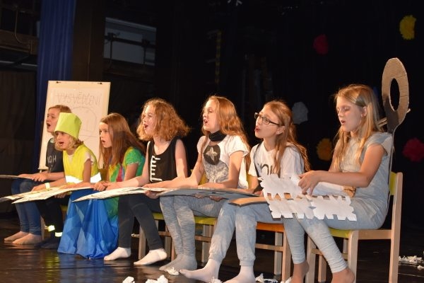 English Drama Club for kids 8-14 years ISOB Vinohrady